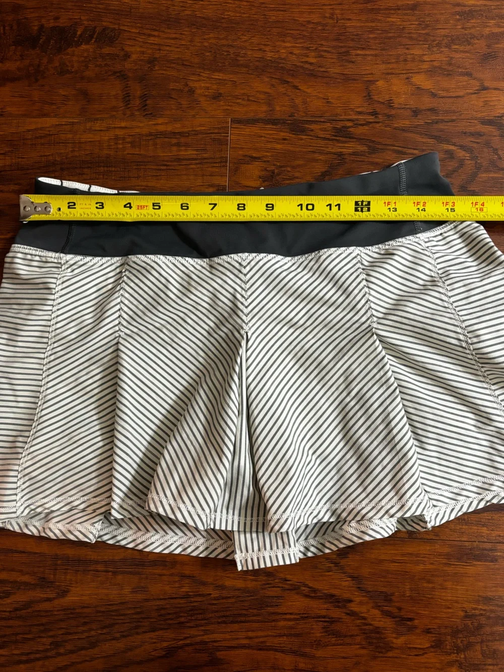 Lululemon Fast Cat Skirt Built-in Shorts Grey White Stripe Pleated Tennis Skort